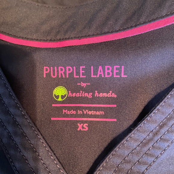 Healings Hands Scrub Set! Joggers size Small. Two tops size X Small. Navy - Picture 6 of 6